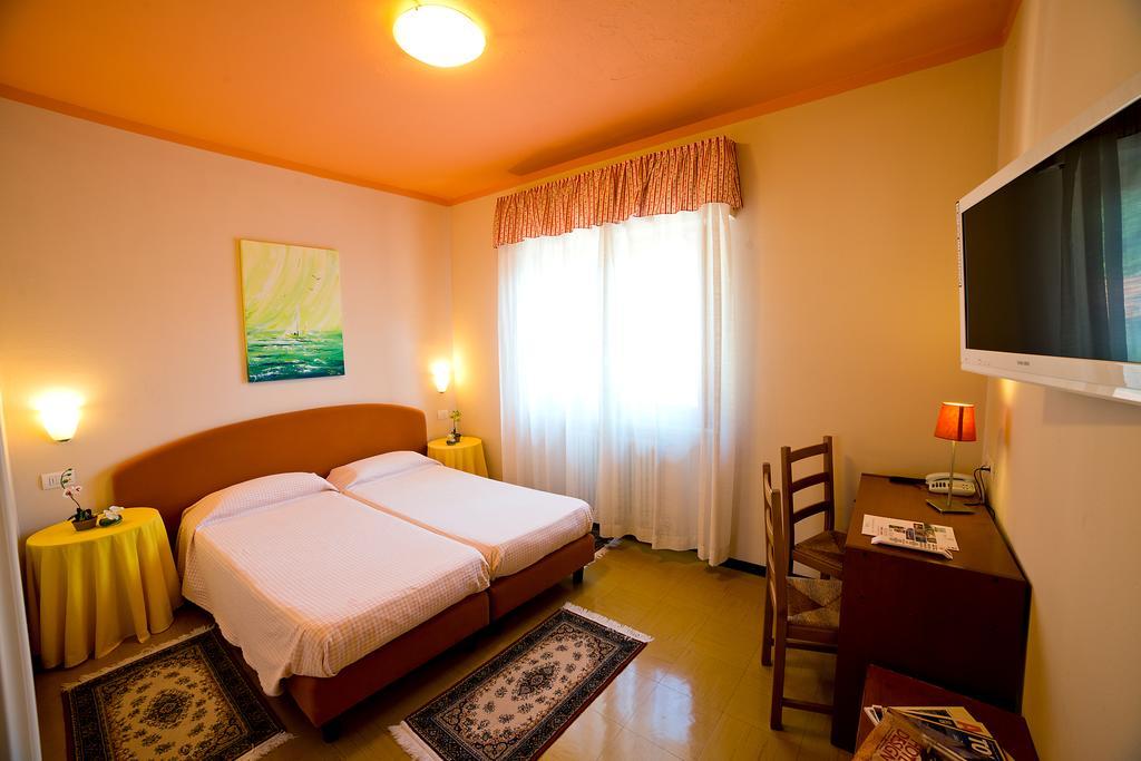Hotel Europa Porlezza Zimmer foto